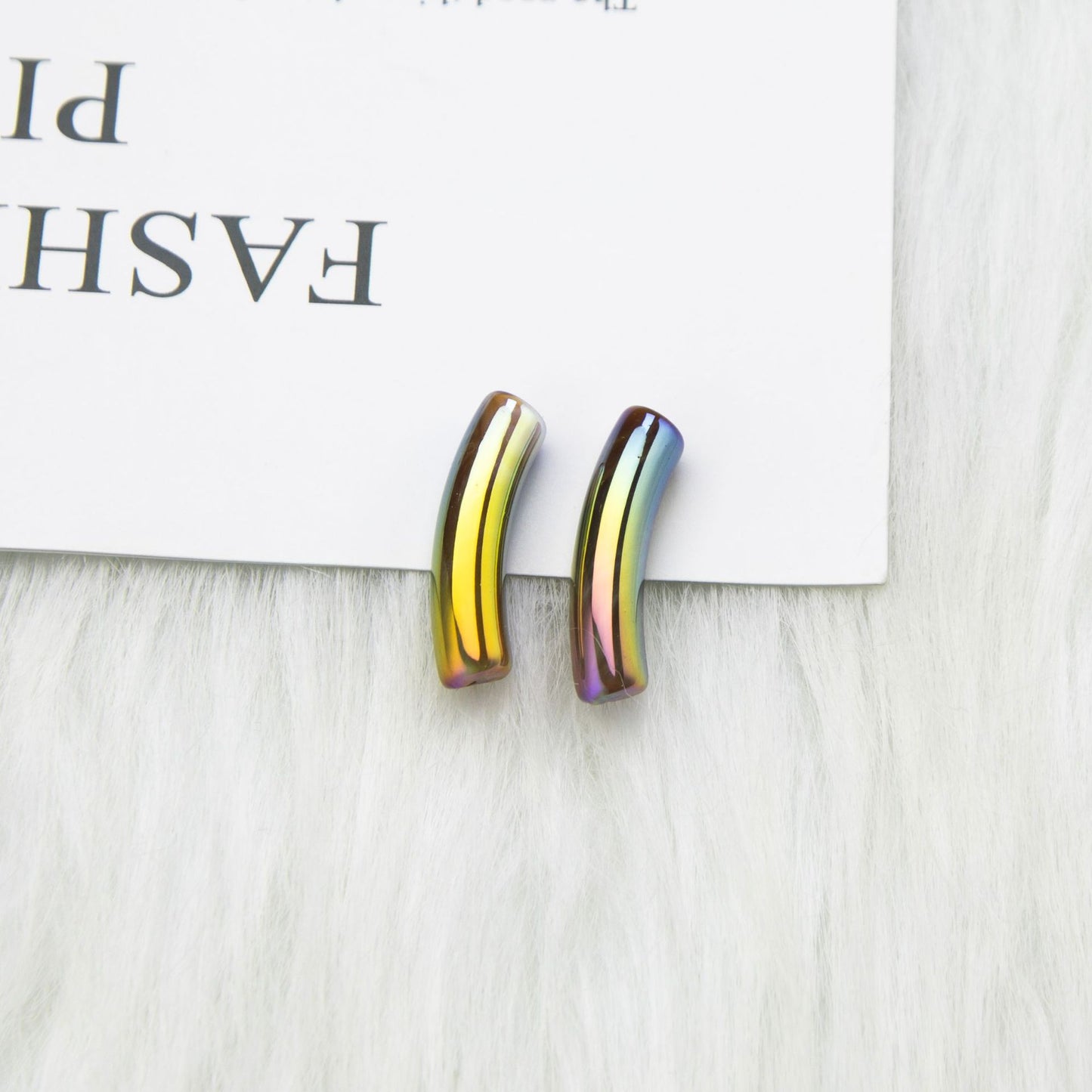 Minimalist U-Column Arc Beads