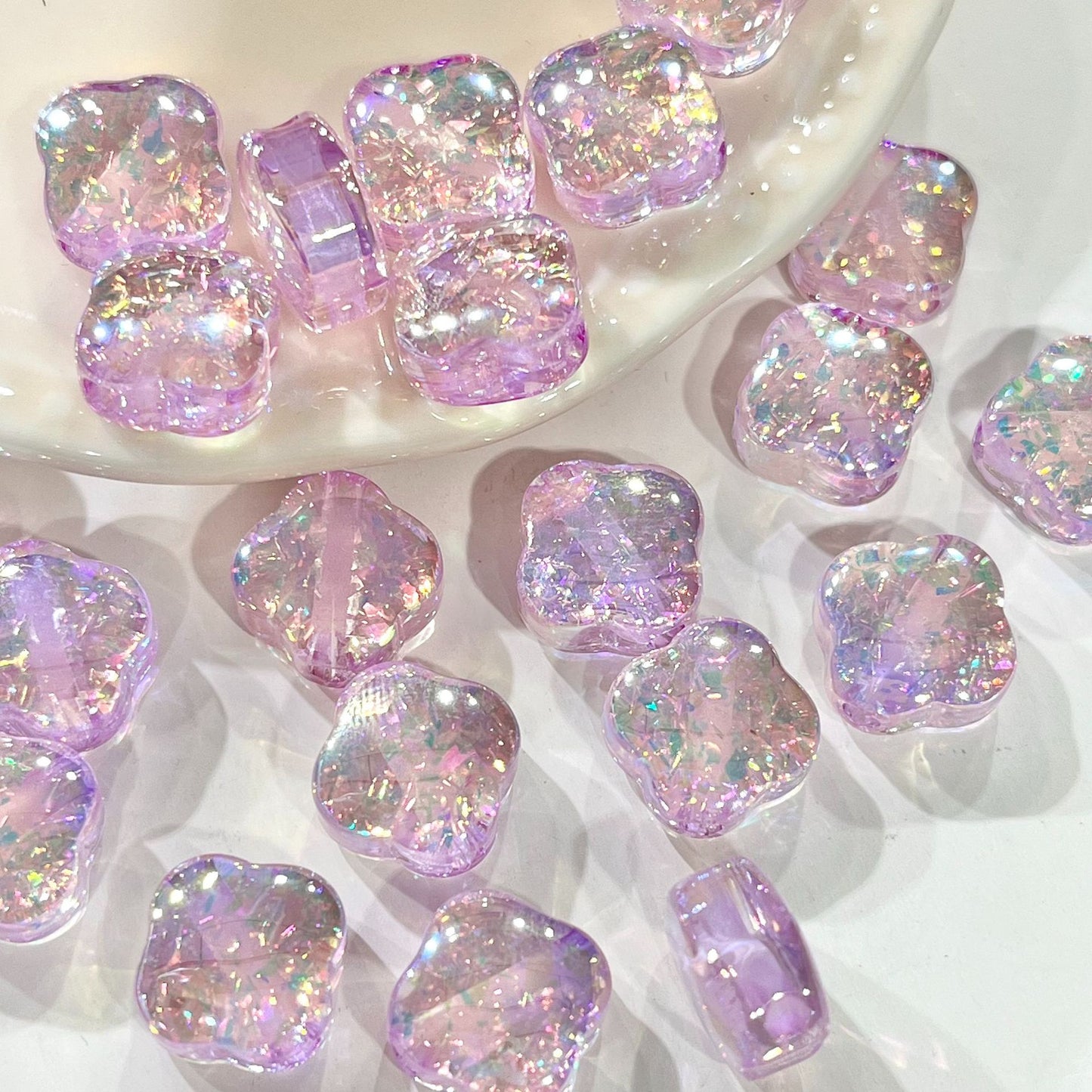 Cold Moon Faux Opal Shimmer Clover Resin Beads Picture color-08 by Acrijoy