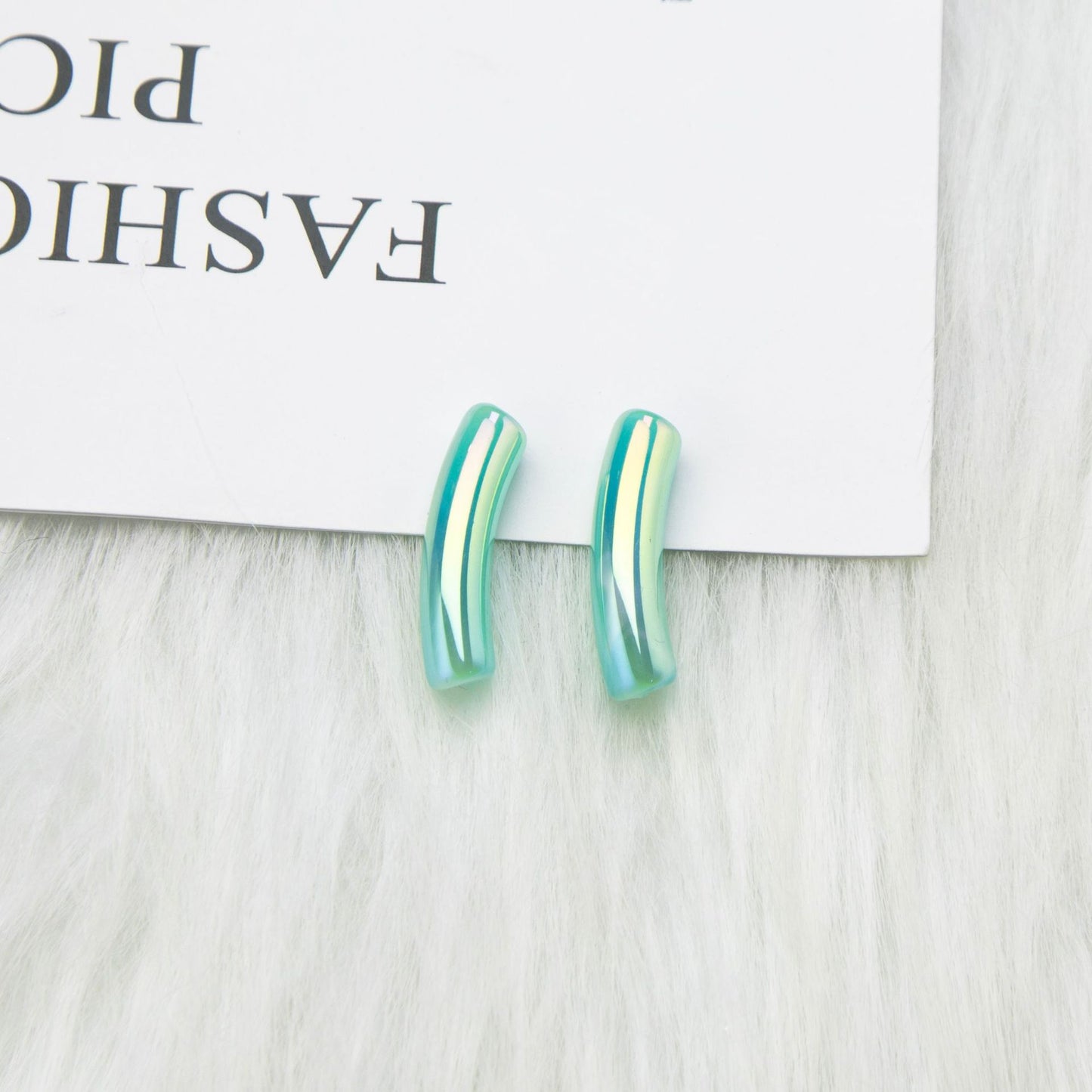 Minimalist U-Column Arc Beads