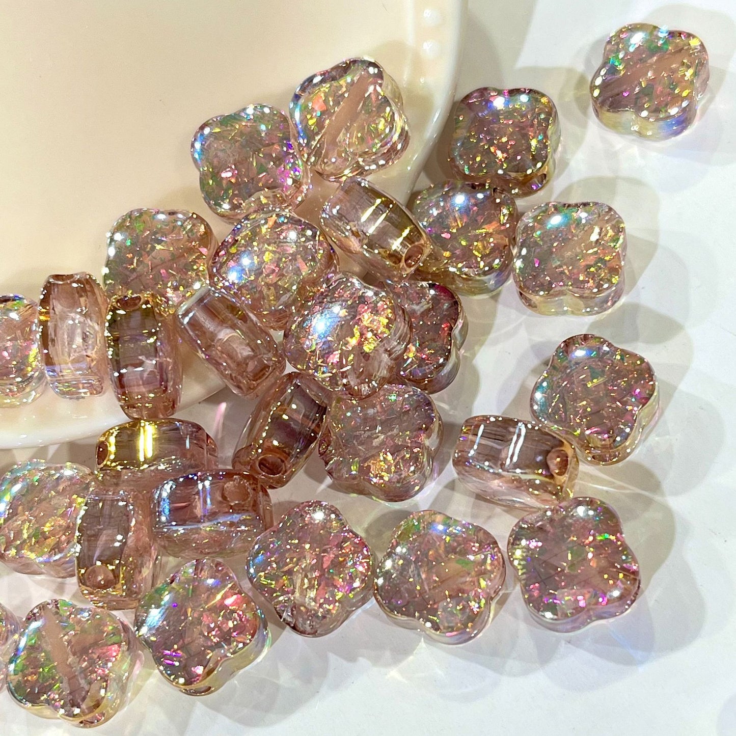 Cold Moon Faux Opal Shimmer Clover Resin Beads Picture color-06 by Acrijoy