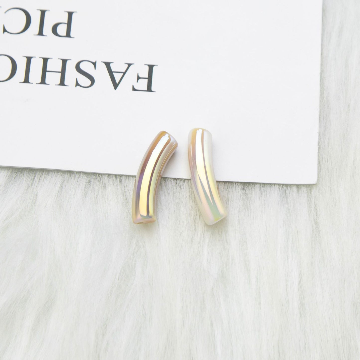 Minimalist U-Column Arc Beads