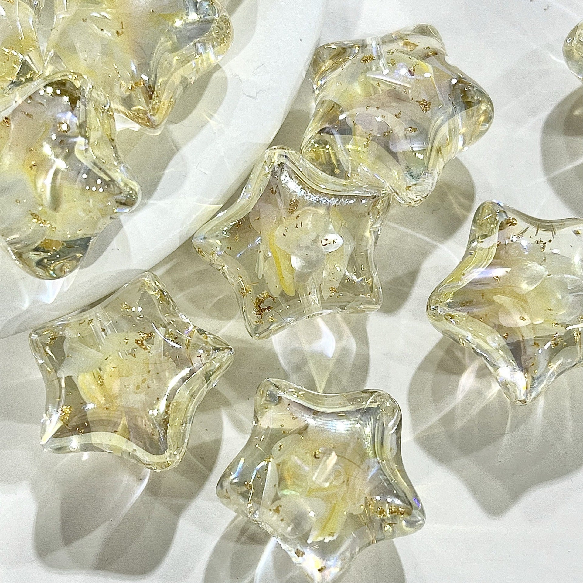 Shell Luster Electroplated Resin Star Beads Picture color-01 16mm by Acrijoy